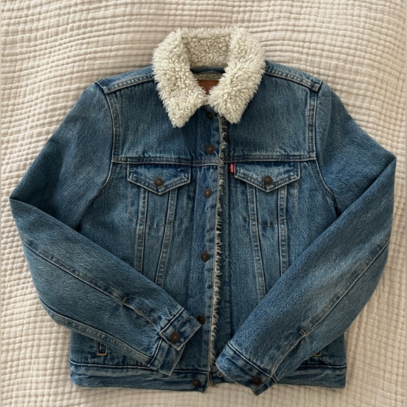 Levi’s Sherpa Trucker Jean Jacket - Picture 1 of 4